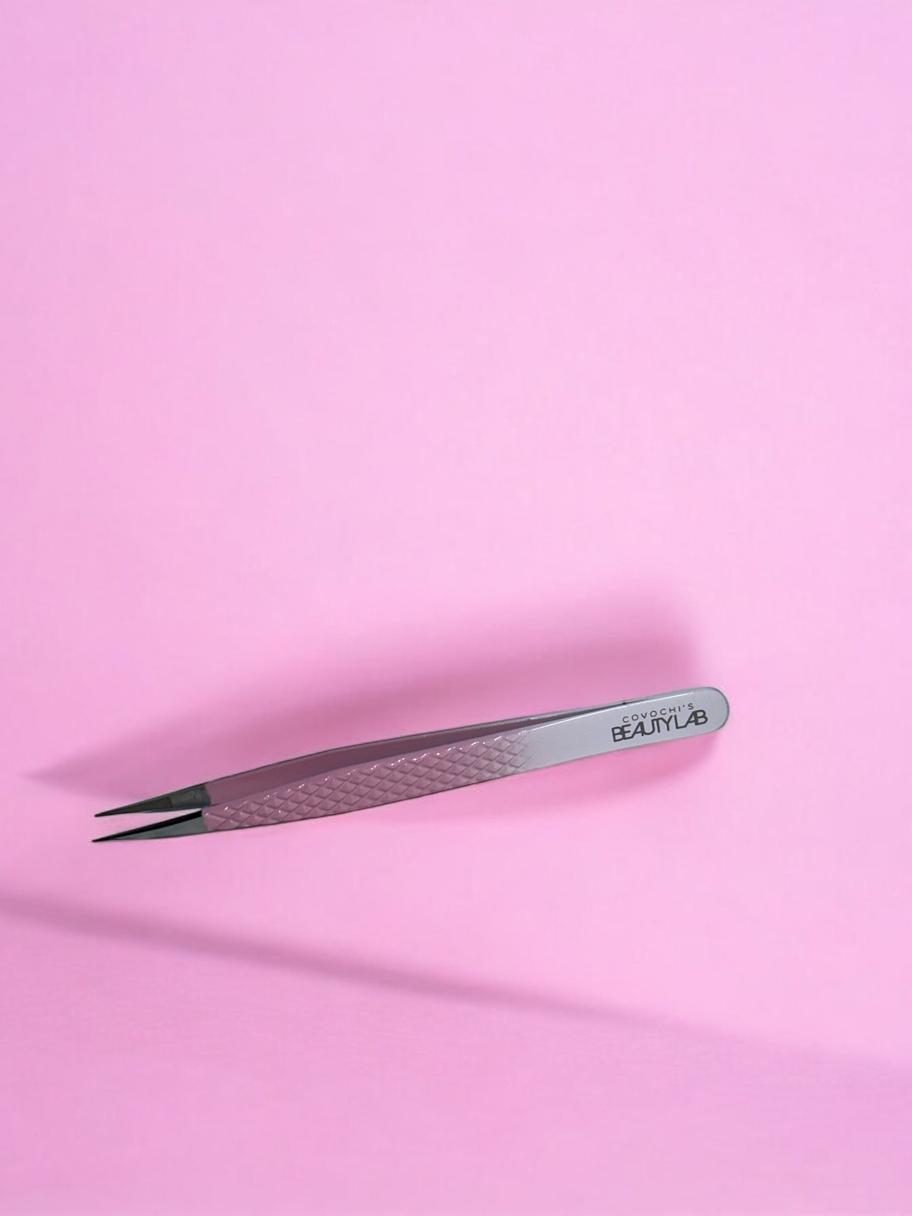 Straight Tweezers: The Vanity collection image 0